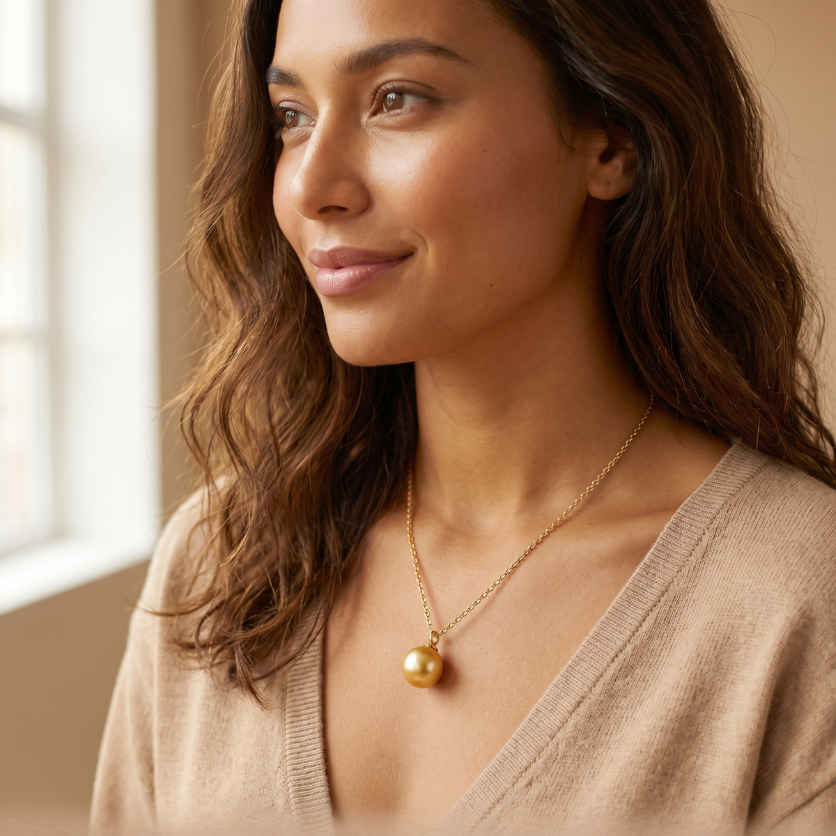 Gold Pearl Pendant Necklace